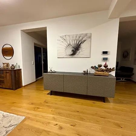 Am Land - Ganzes Haus Mit Garten Untereinwald