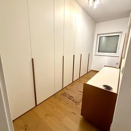 Luxus Ferienhaus Mit Grossem Garten In Ruhiger Gegend Villa Untereinwald