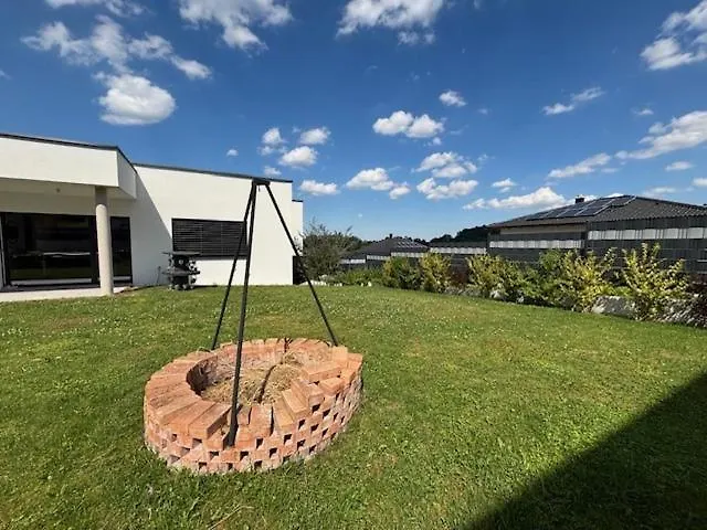 Villa Luxus Ferienhaus Mit Grossem Garten In Ruhiger Gegend Untereinwald