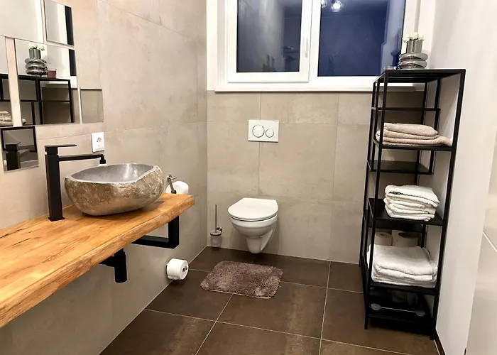 Luxus Ferienhaus Mit Grossem Garten In Ruhiger Gegend Villa