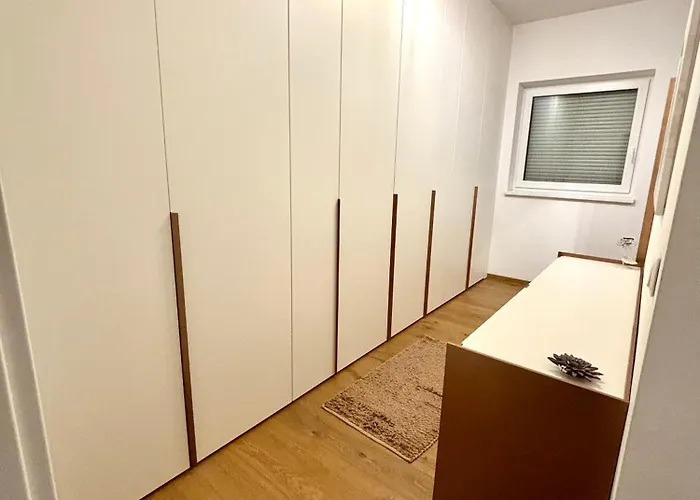 Luxus Ferienhaus Mit Grossem Garten In Ruhiger Gegend Villa Untereinwald