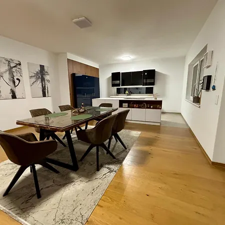 Luxus Mit Grossem Garten In Ruhiger Gegend Untereinwald