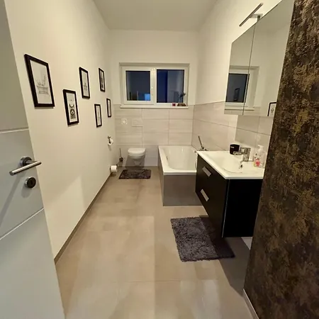 Villa Am Land - Ganzes Haus Mit Garten